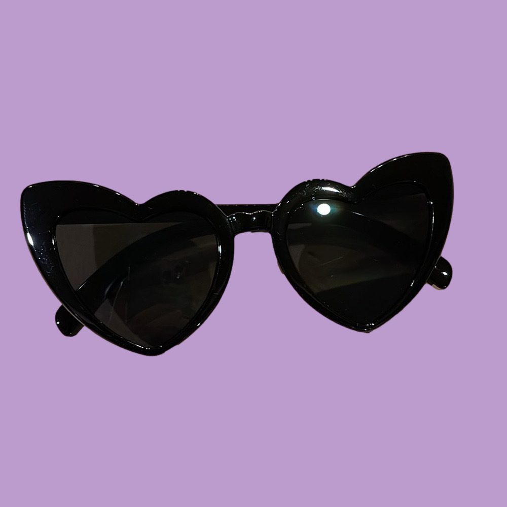 NWOT Black Heart Sunglasses